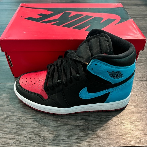 Women’s air jordan 1 high university to Chicago size 6.5W - Picture 1 of 2